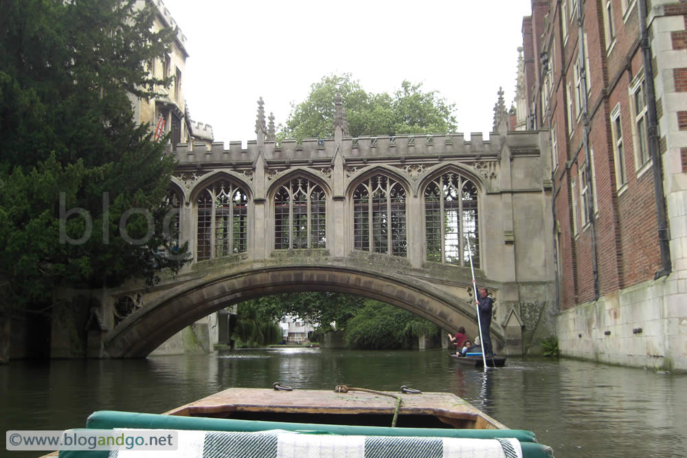 Punting on the Cam, Bridge of Sighs